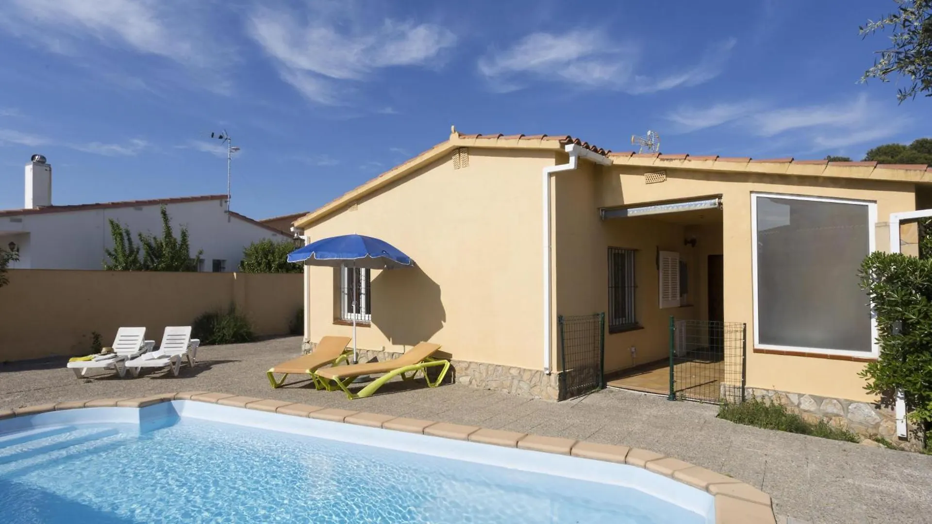 Casa En Torroella De Montgri Con Piscina Privada, Cerca De La Playa Y Centro Turistico - Es-325-17 Villa Holiday home