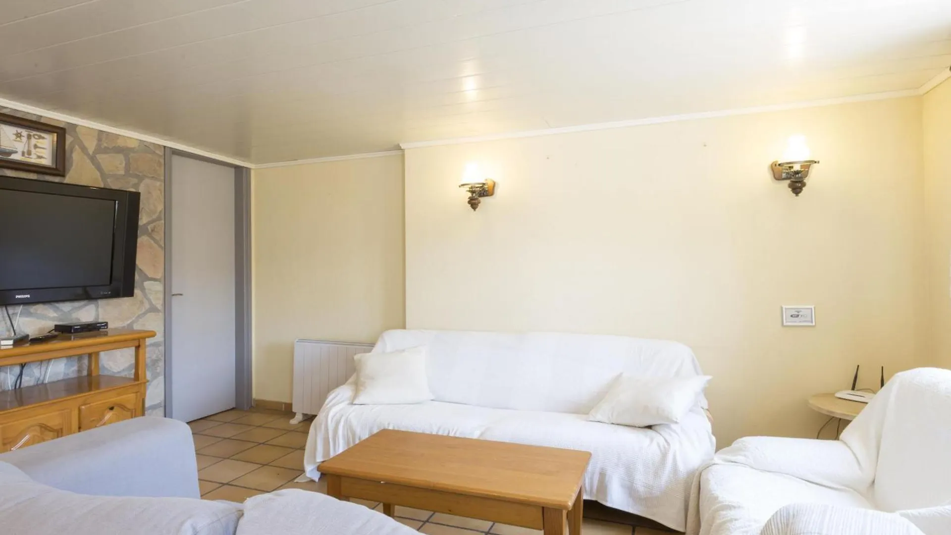 Casa En Torroella De Montgri Con Piscina Privada, Cerca De La Playa Y Centro Turistico - Es-325-17 Villa 0*,