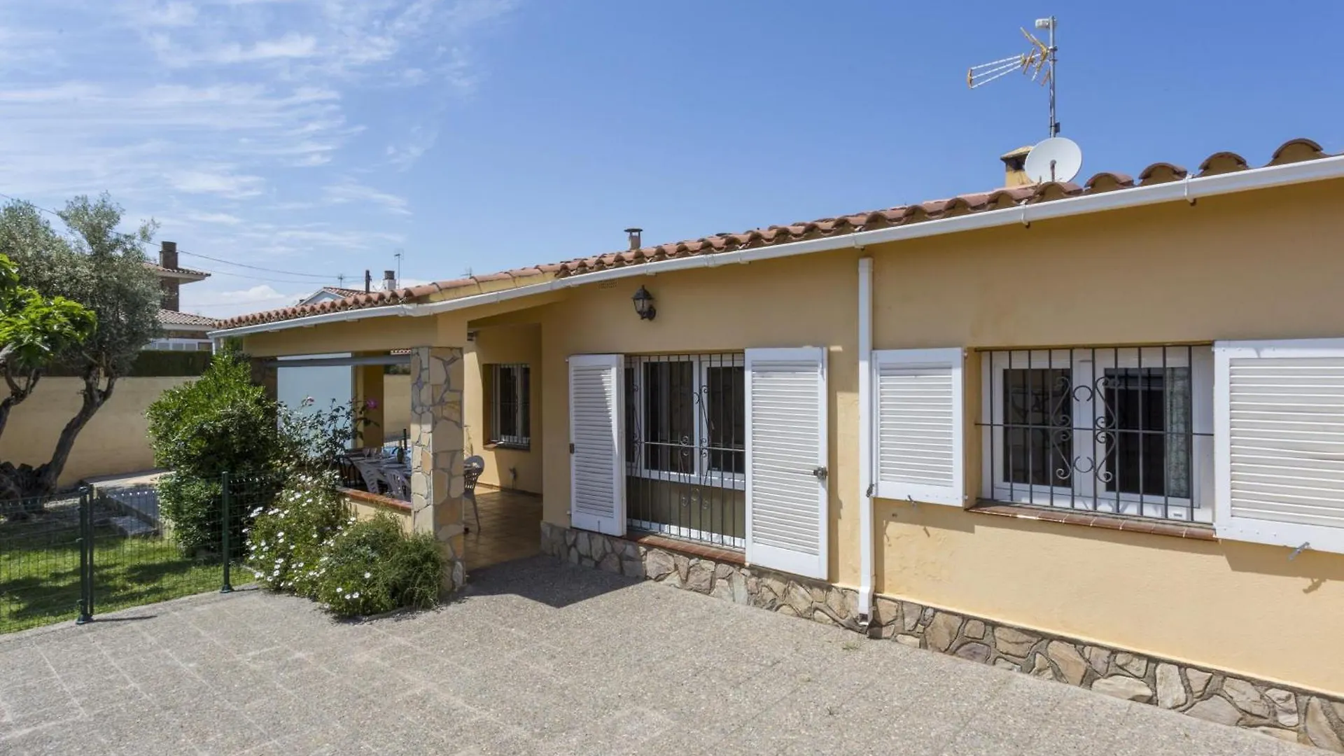 Willa Casa En Torroella De Montgri Con Piscina Privada, Cerca De La Playa Y Centro Turistico - Es-325-17 0*,  Hiszpania