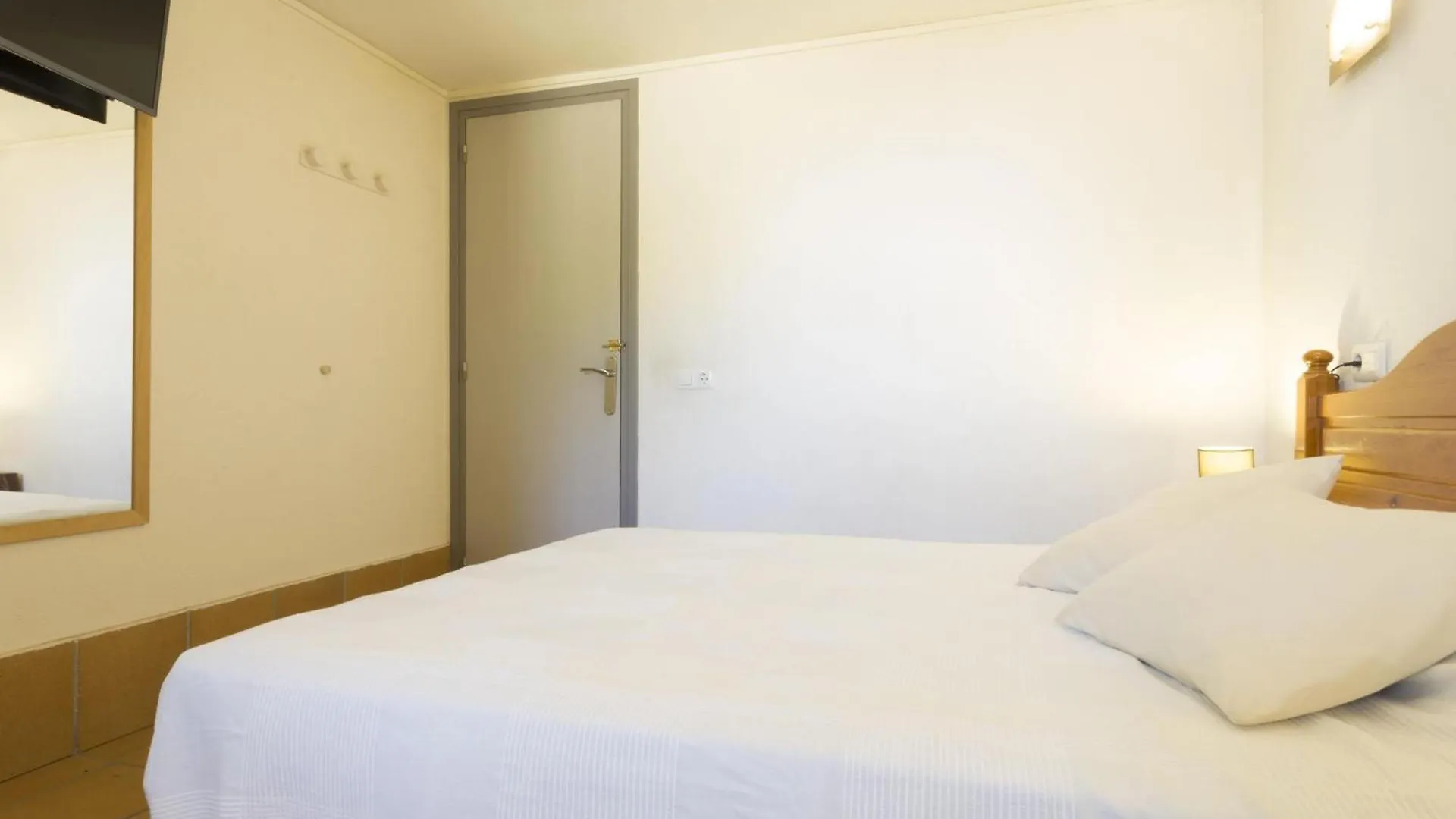 Casa En Torroella De Montgri Con Piscina Privada, Cerca De La Playa Y Centro Turistico - Es-325-17 Villa