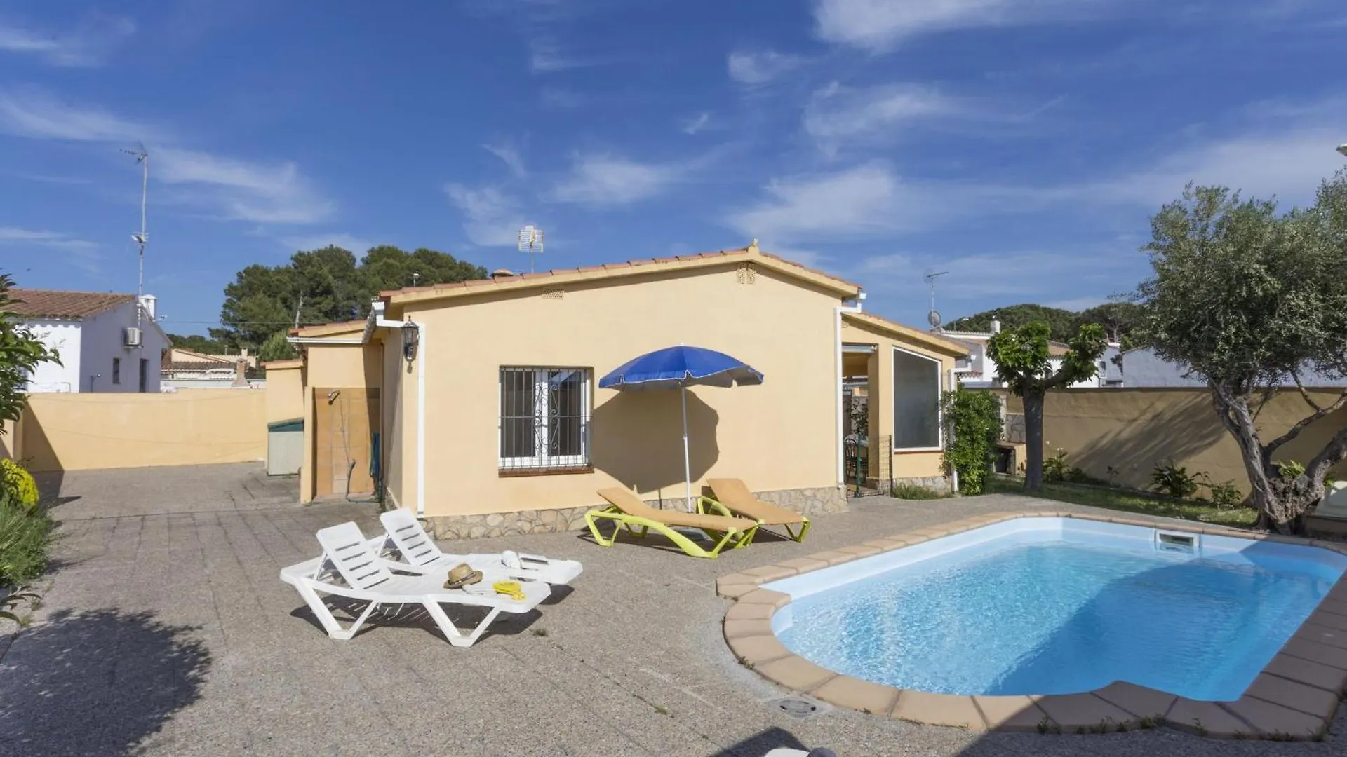 Holiday home Casa En Torroella De Montgri Con Piscina Privada, Cerca De La Playa Y Centro Turistico - Es-325-17 Villa