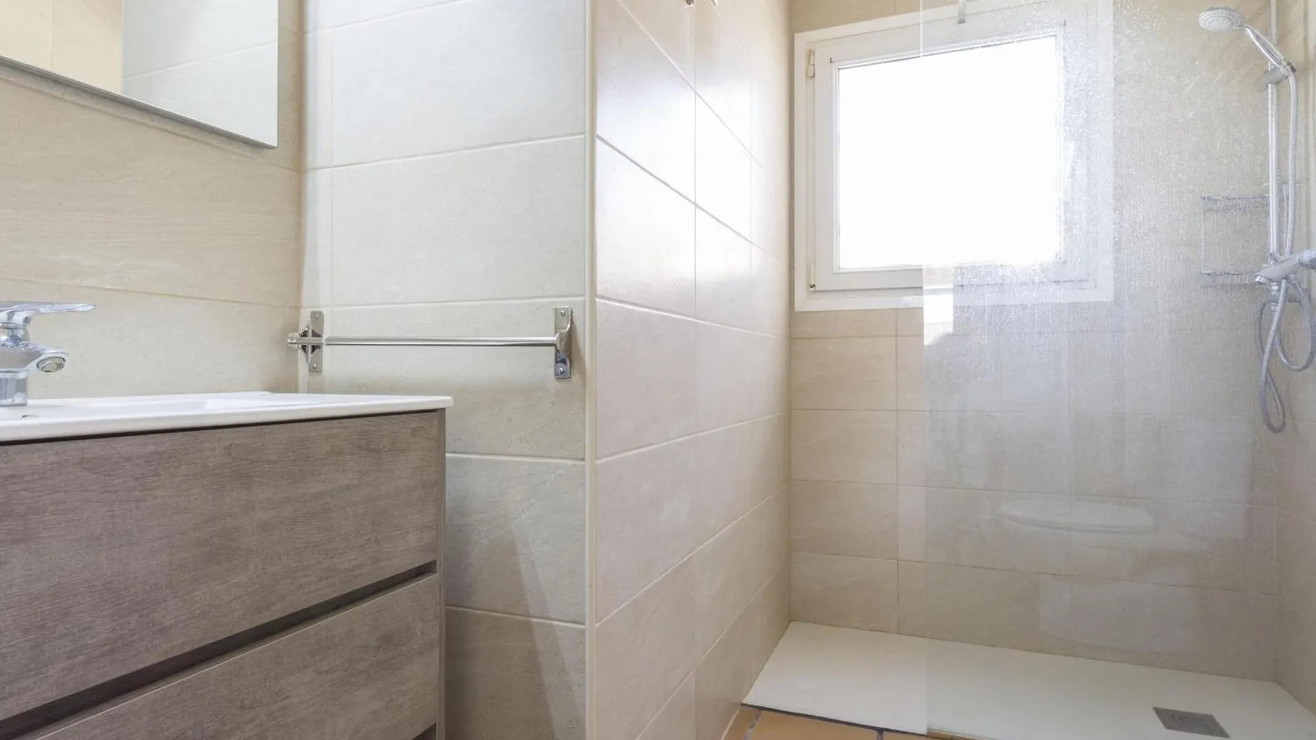Dom wakacyjny Willa Casa En Torroella De Montgri Con Piscina Privada, Cerca De La Playa Y Centro Turistico - Es-325-17 Hiszpania